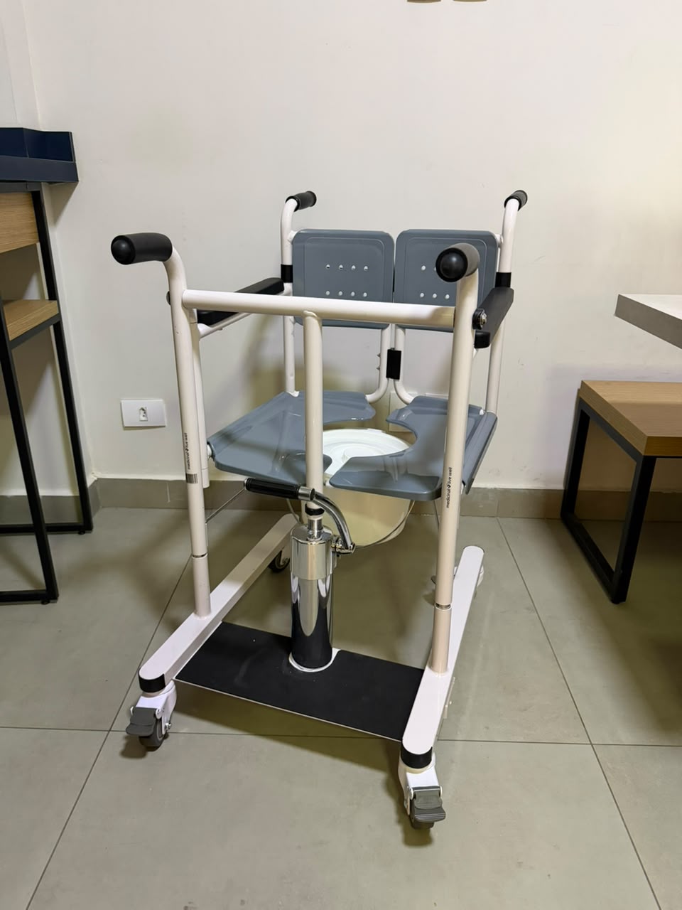 Cadeira de Transferência para Acamados até 130kg Live Well - OUTLET