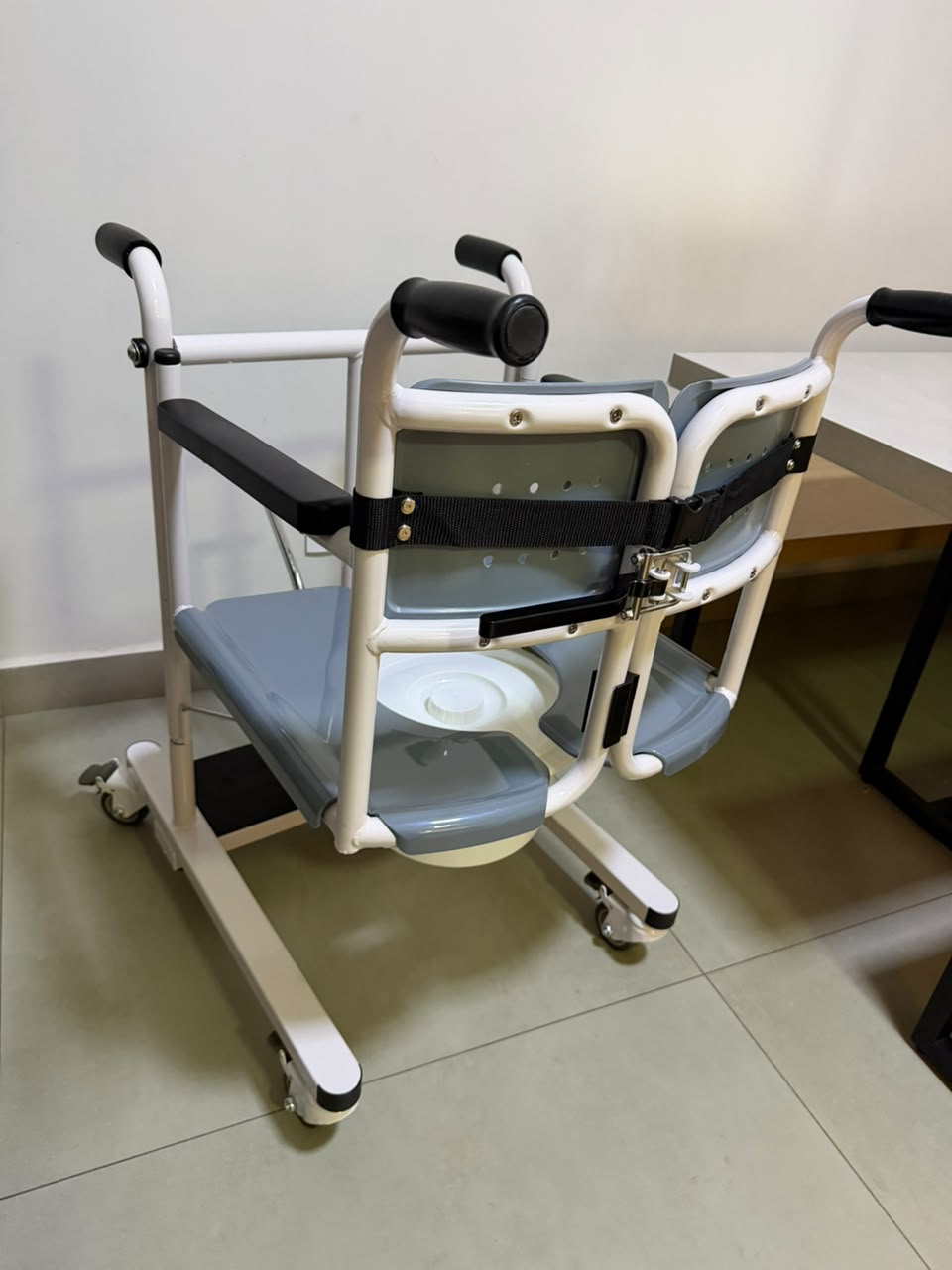 Cadeira de Transferência para Acamados até 130kg Live Well - OUTLET