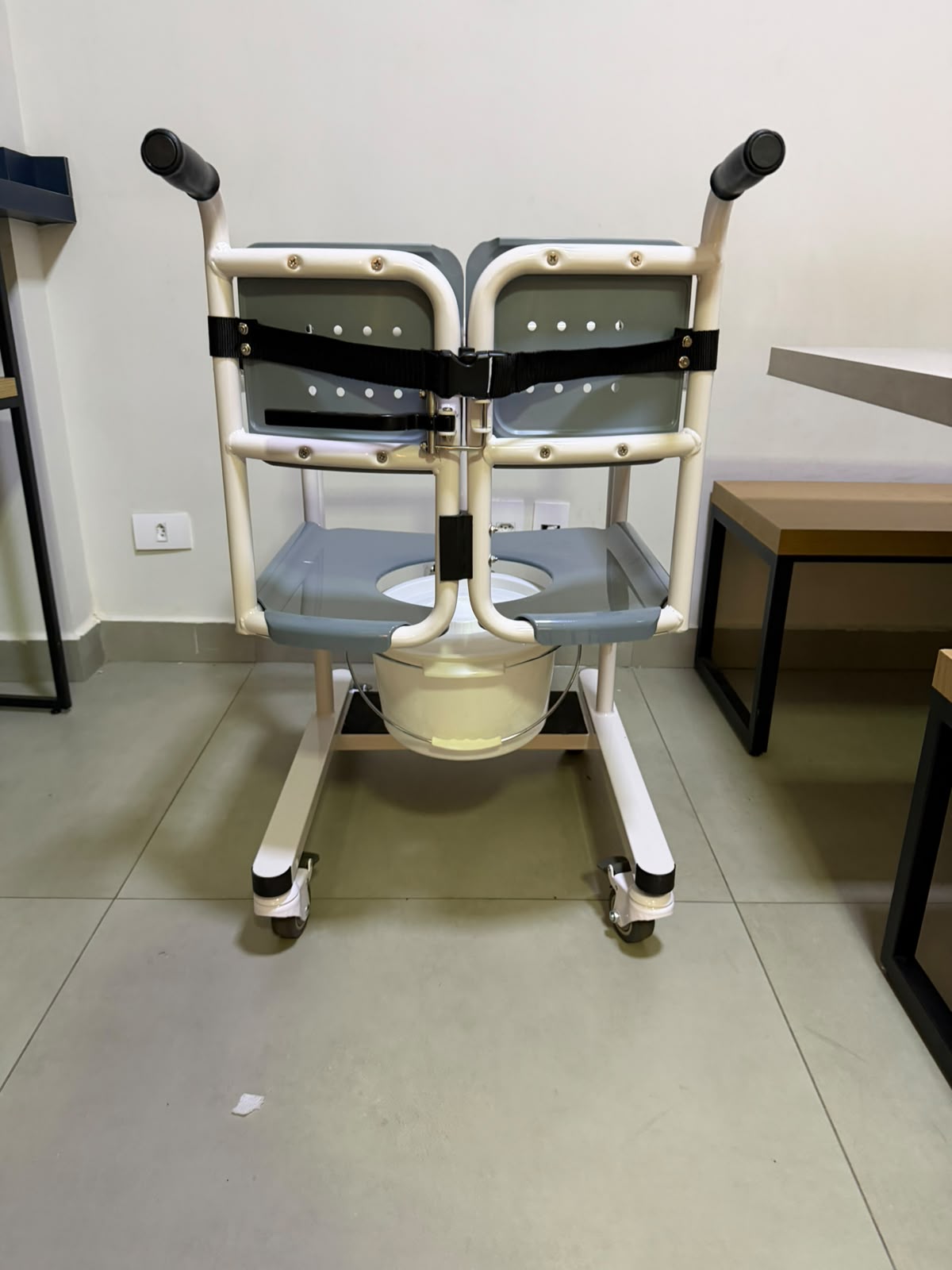 Cadeira de Transferência para Acamados até 130kg Live Well - OUTLET
