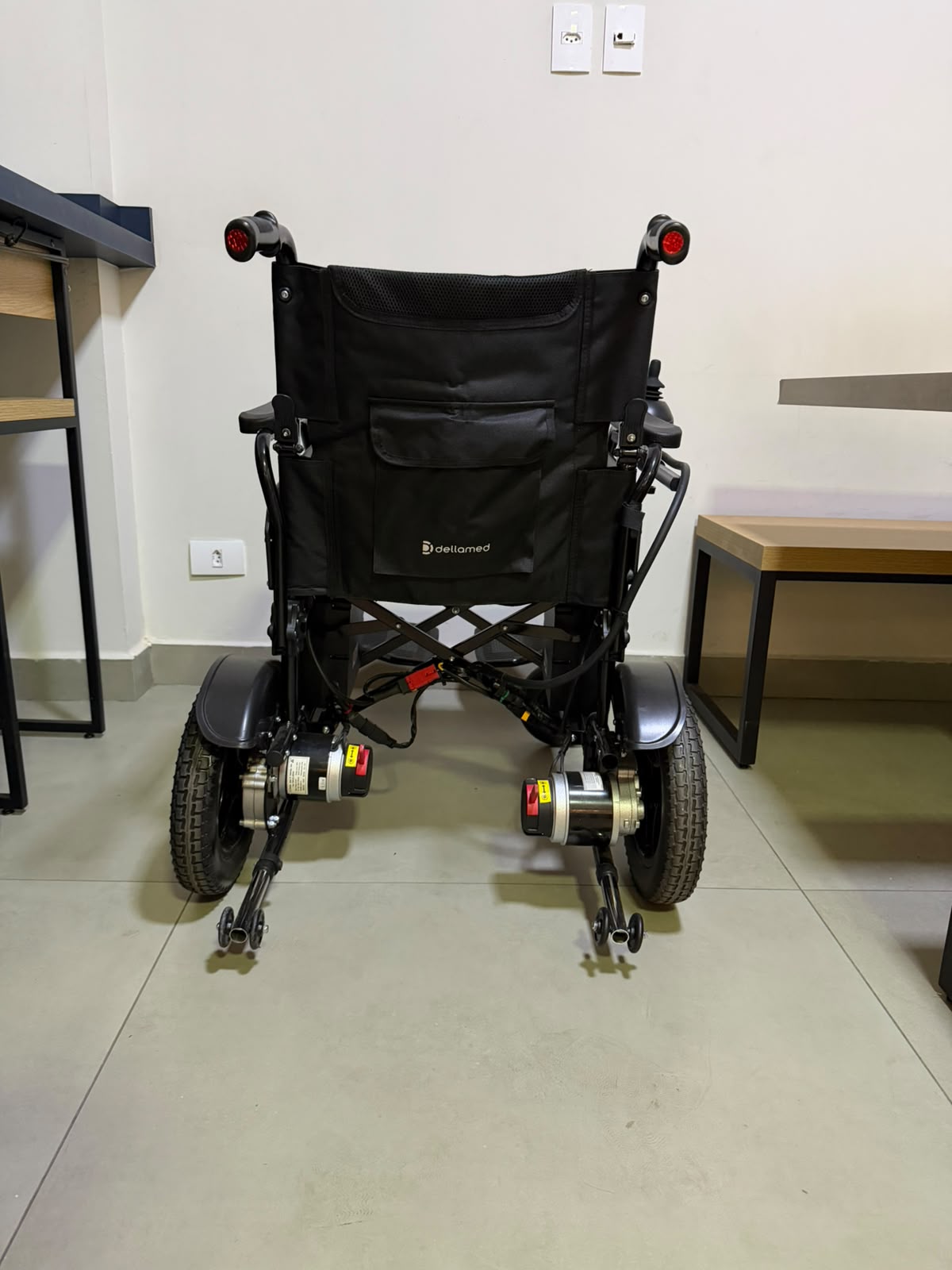 Cadeira de Rodas Motorizada D800 (120 kg) - OUTLET