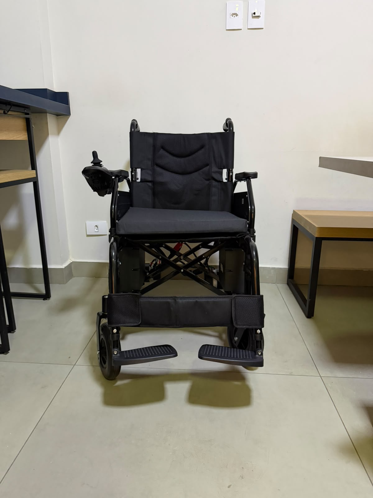 Cadeira de Rodas Motorizada Dobrável D800 (120 kg) - OUTLET Dellamed