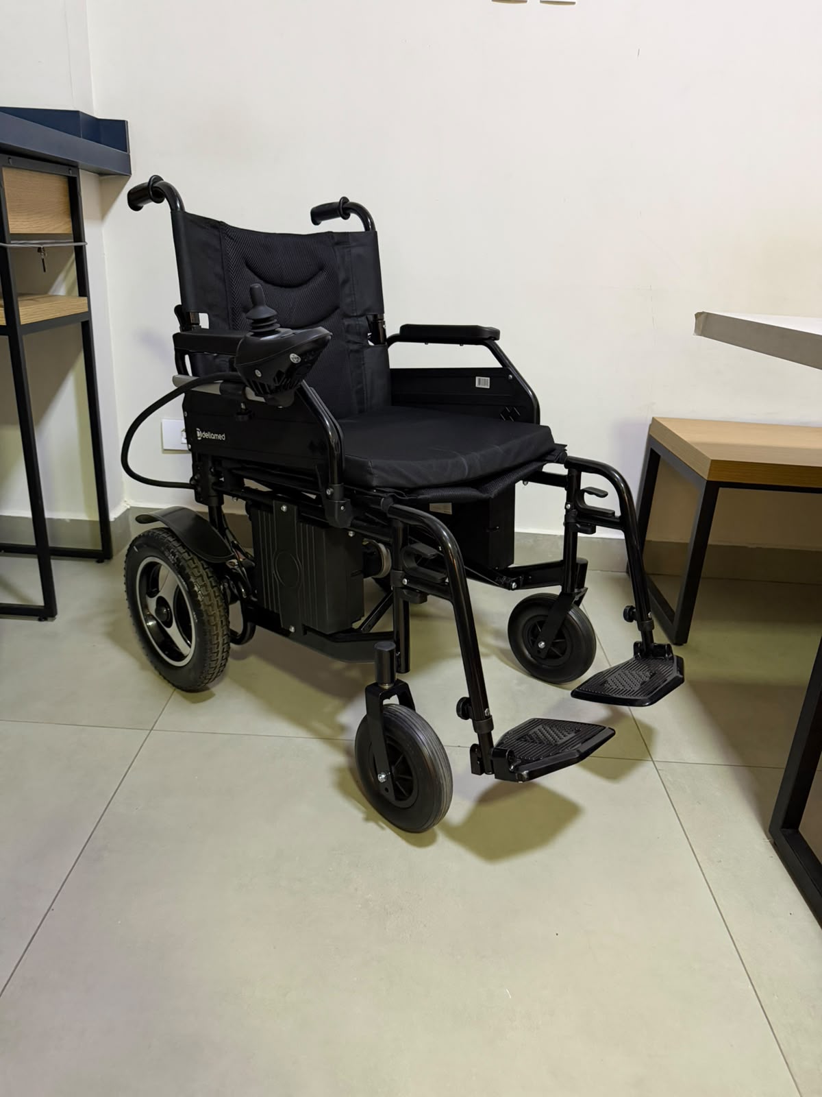 Cadeira de Rodas Motorizada D800 (120 kg)  - OUTLET