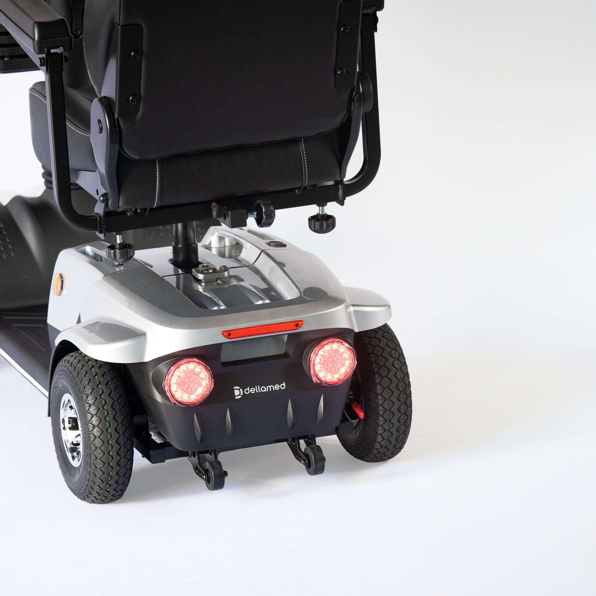 Cadeira de Rodas Motorizada Scooter Elétrica CS Dobrável Dellamed