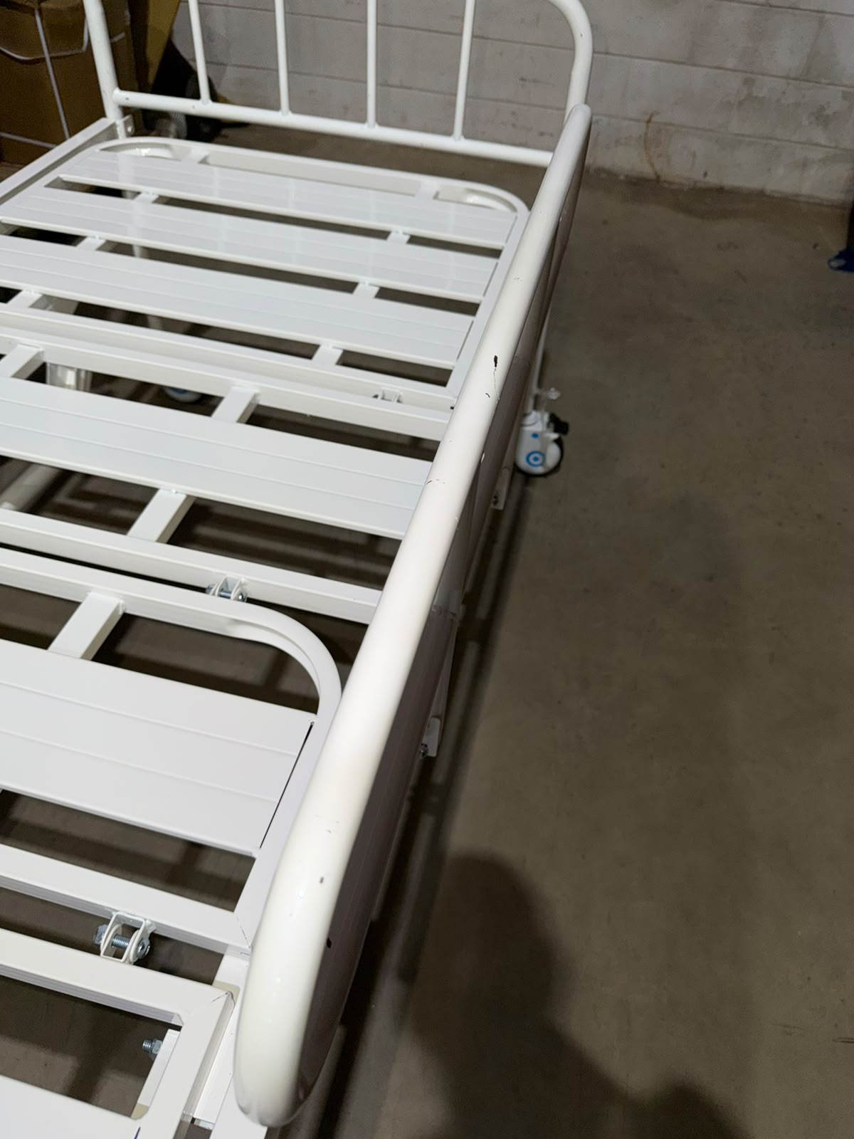 Cama Hospitalar Simples 2 Manivelas c/ Grade DX2 - Dellamed - OUTLET