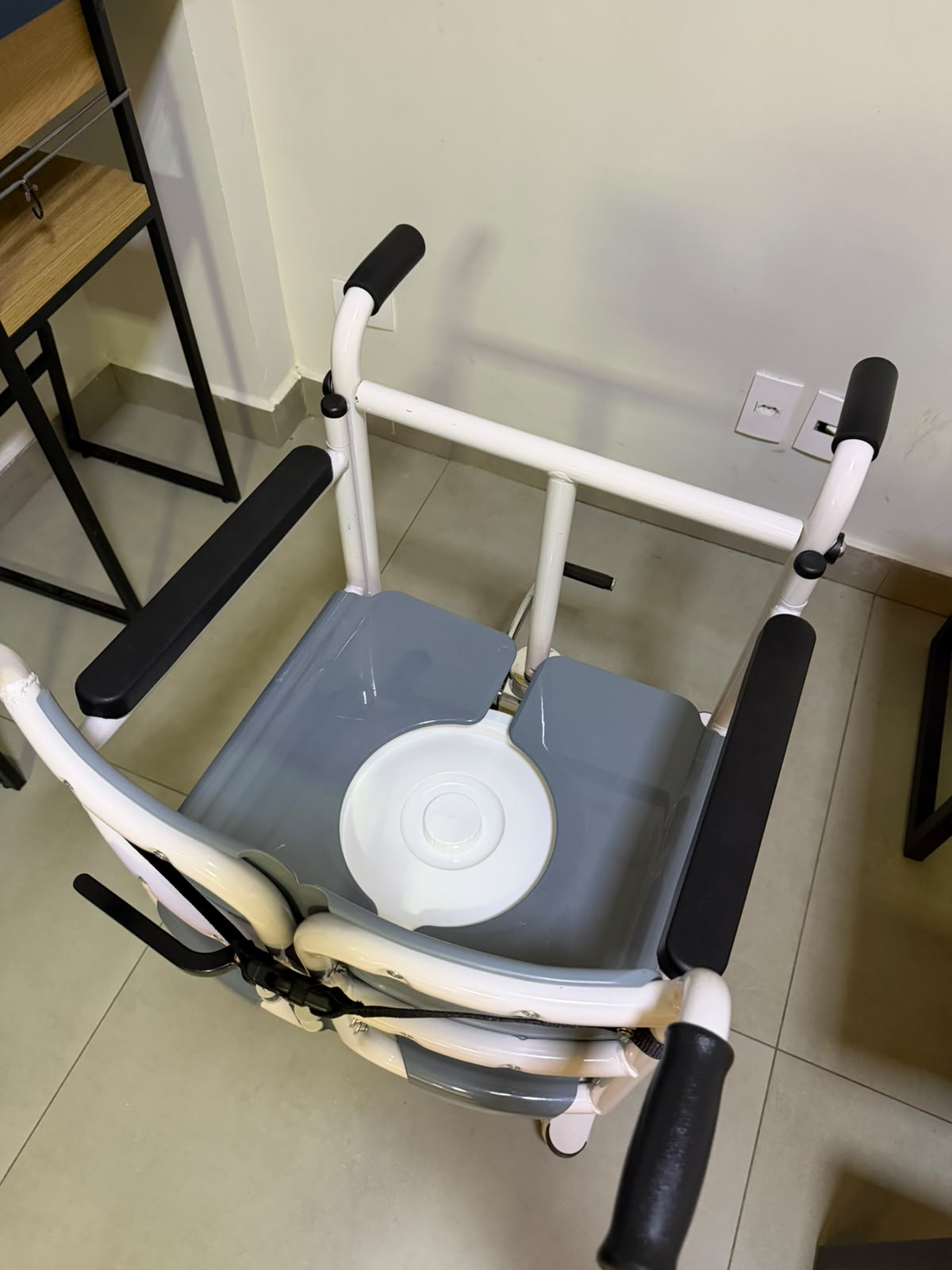 Cadeira de Transferência para Acamados até 130kg Live Well - OUTLET