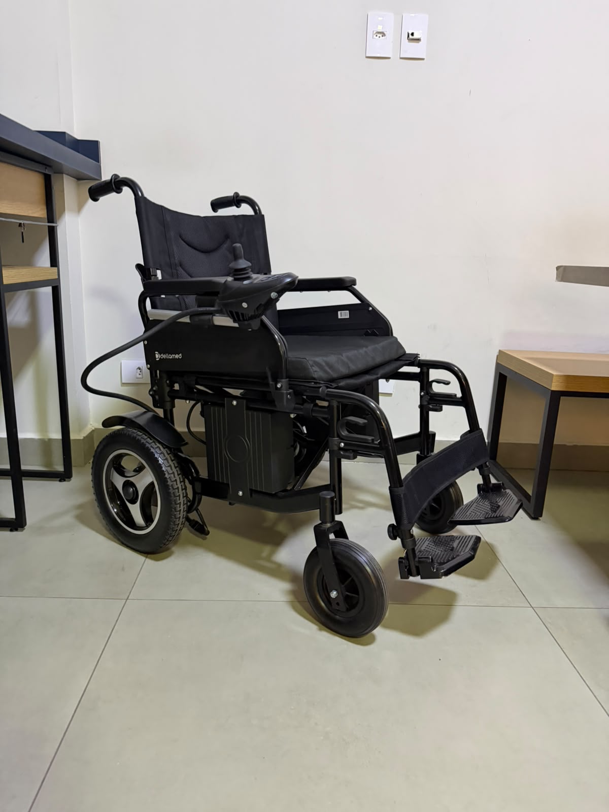 Cadeira de Rodas Motorizada D800 (120 kg) - OUTLET