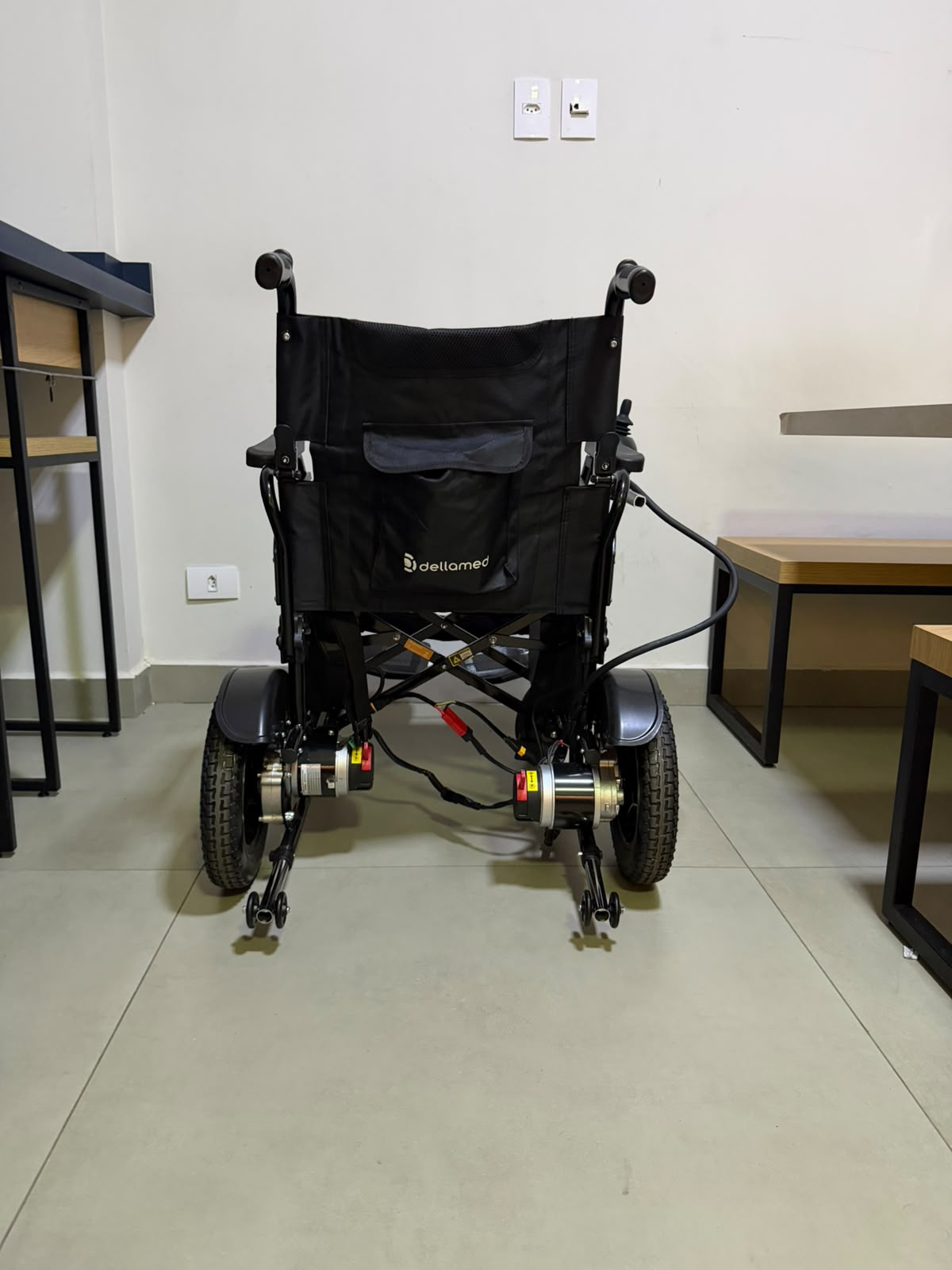 Cadeira de Rodas Motorizada D800 (120 kg) - OUTLET
