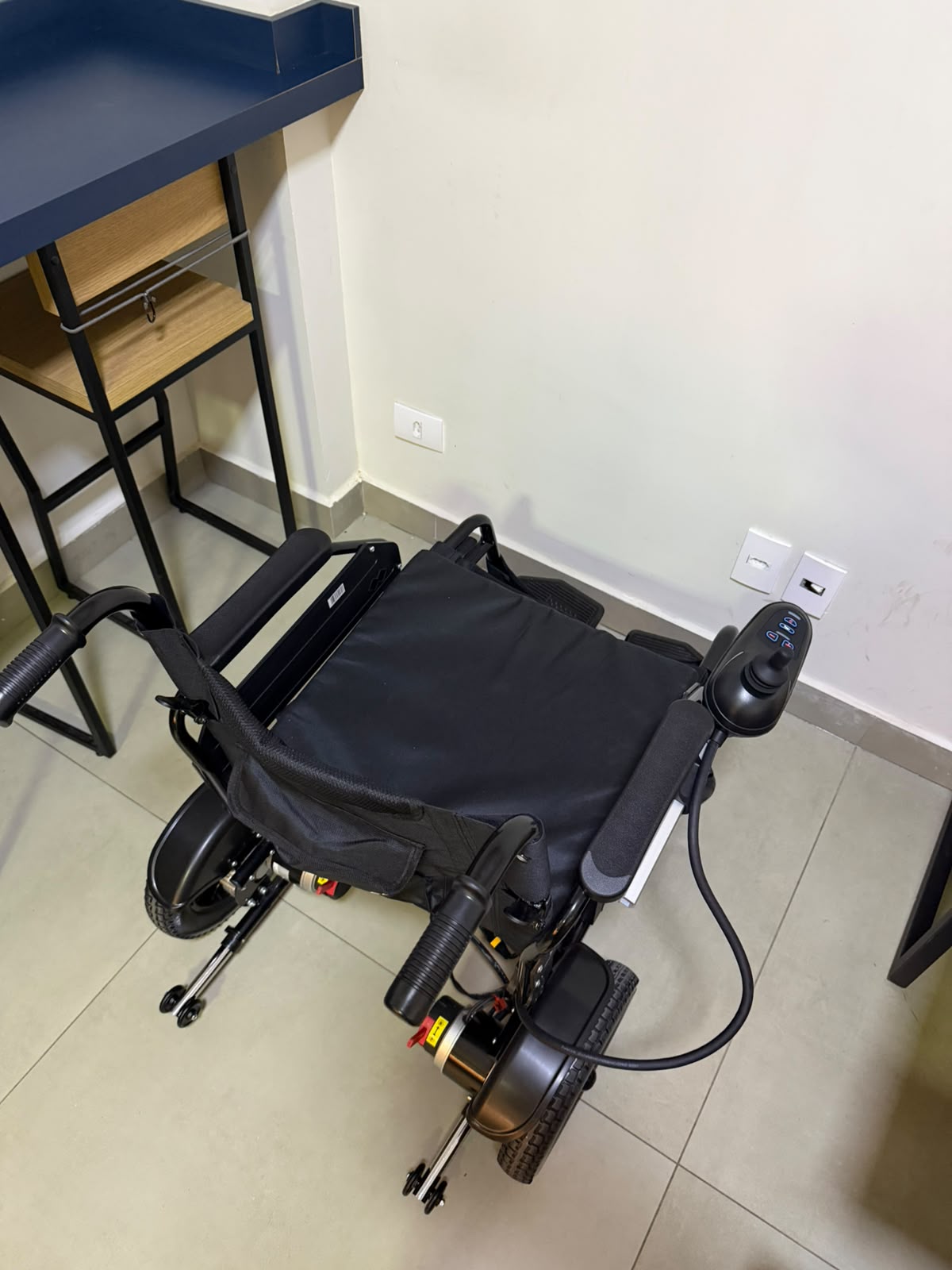 Cadeira de Rodas Motorizada D800 (120 kg) - OUTLET