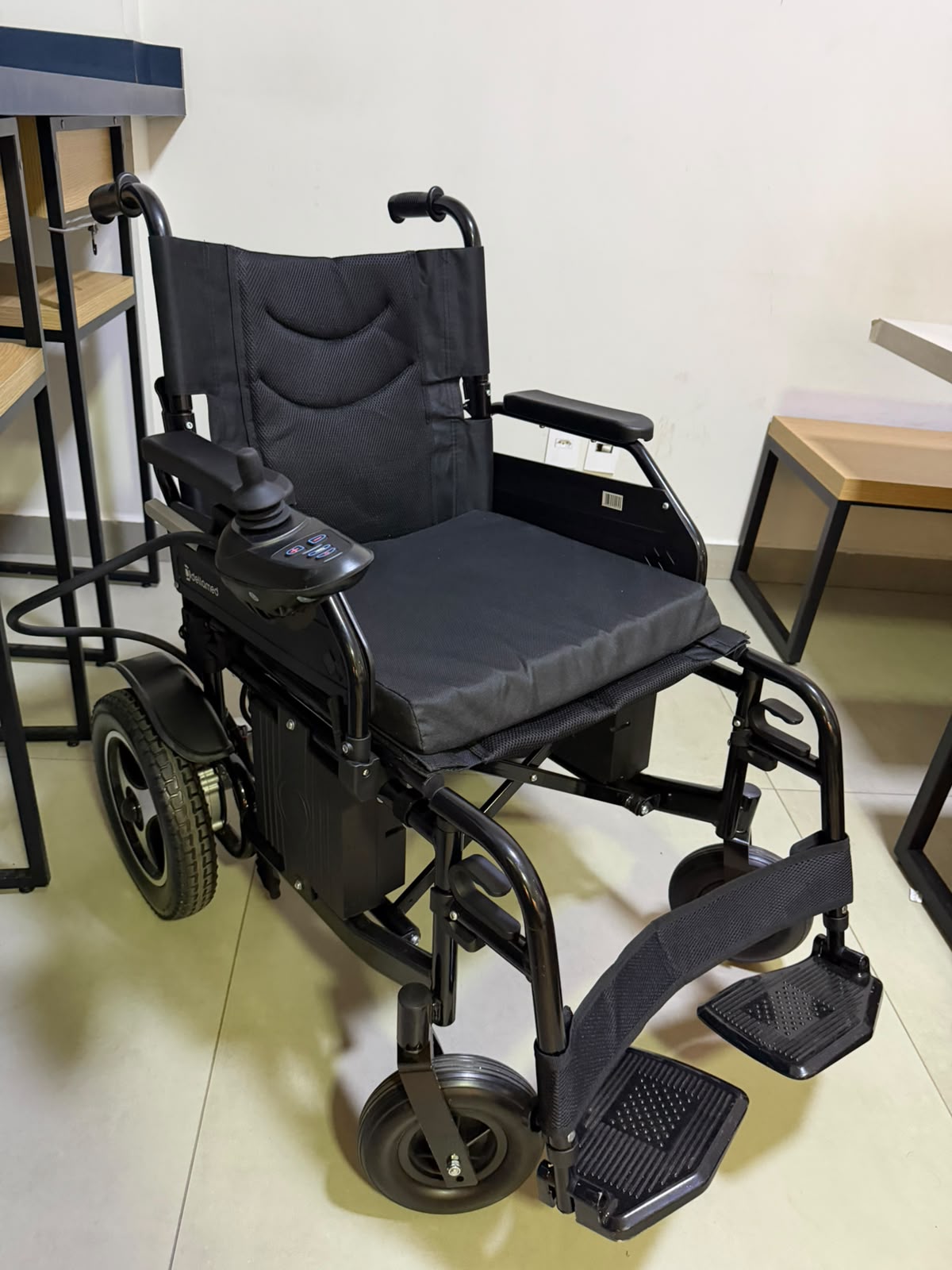 Cadeira de Rodas Motorizada D800 (120 kg) - OUTLET