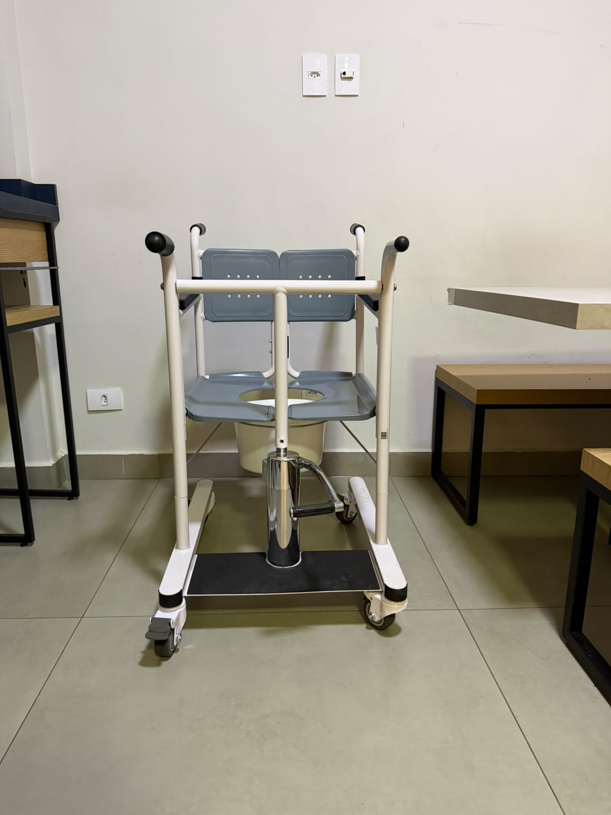 Cadeira de Transferência para Acamados até 130kg Live Well - OUTLET