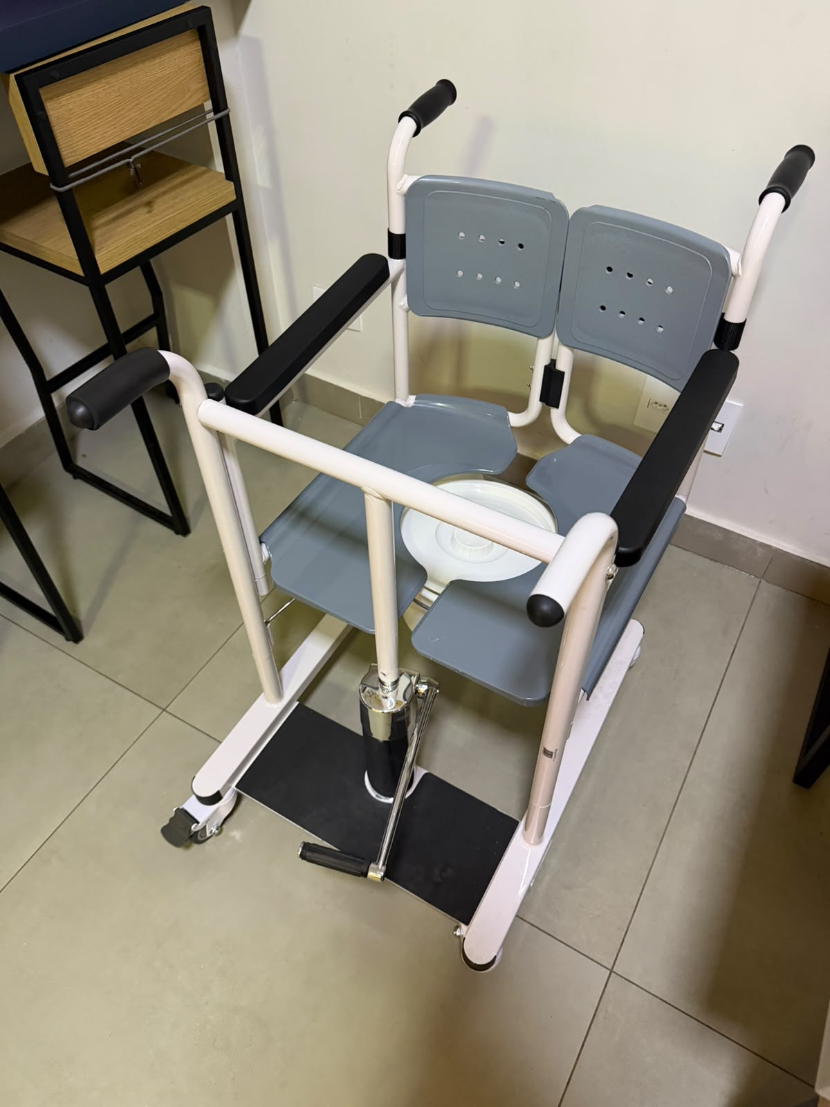 Cadeira de Transferência para Acamados até 130kg Live Well - OUTLET