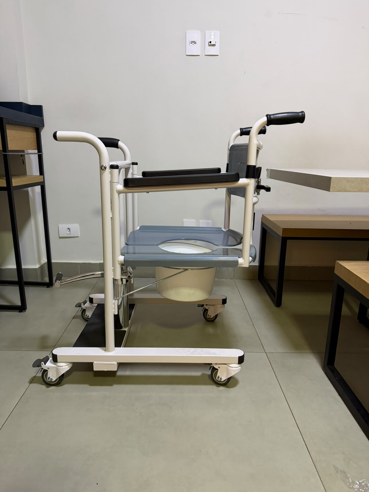 Cadeira de Transferência para Acamados até 130kg Live Well - OUTLET