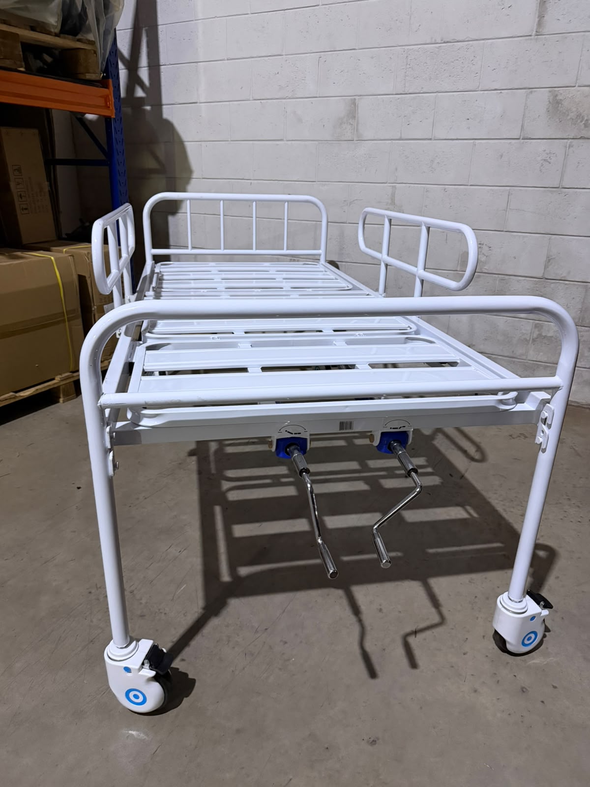 Cama Hospitalar Simples 2 Manivelas c/ Grade DX2 - Dellamed - OUTLET