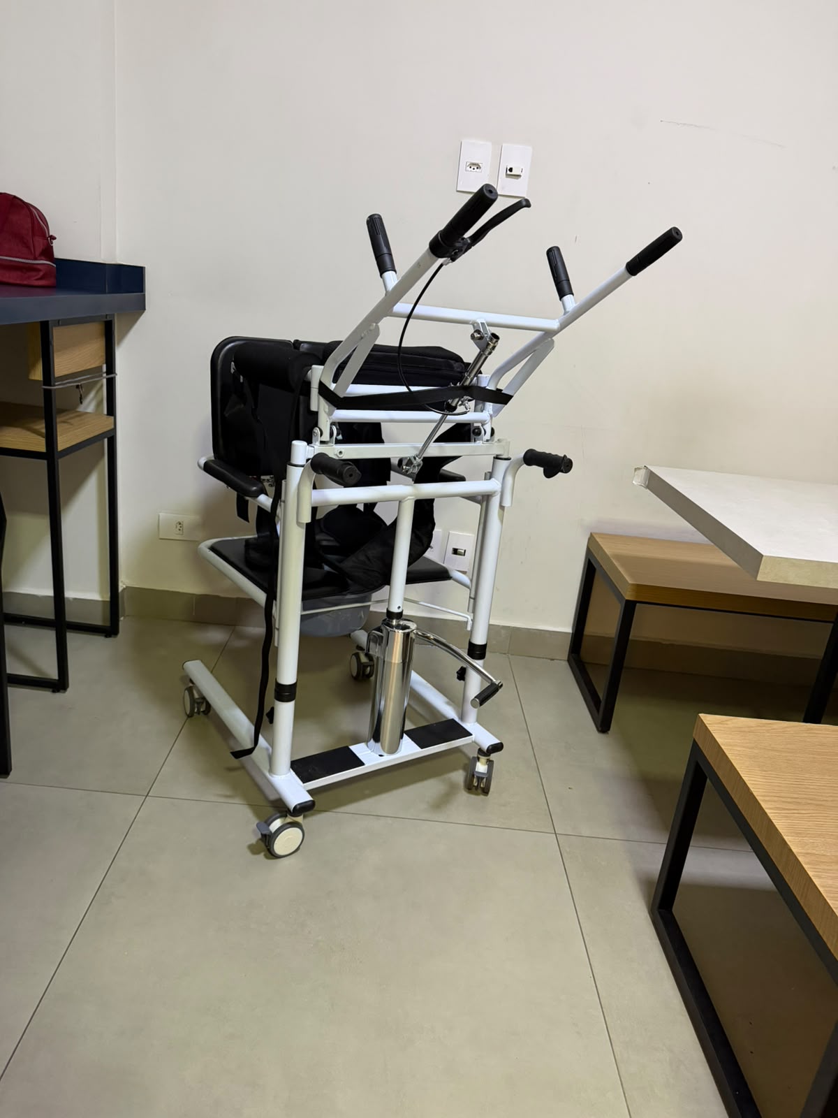 Cadeira de Transferência Lift e Posicionamento Hidráulica - Longevitech - OUTLET