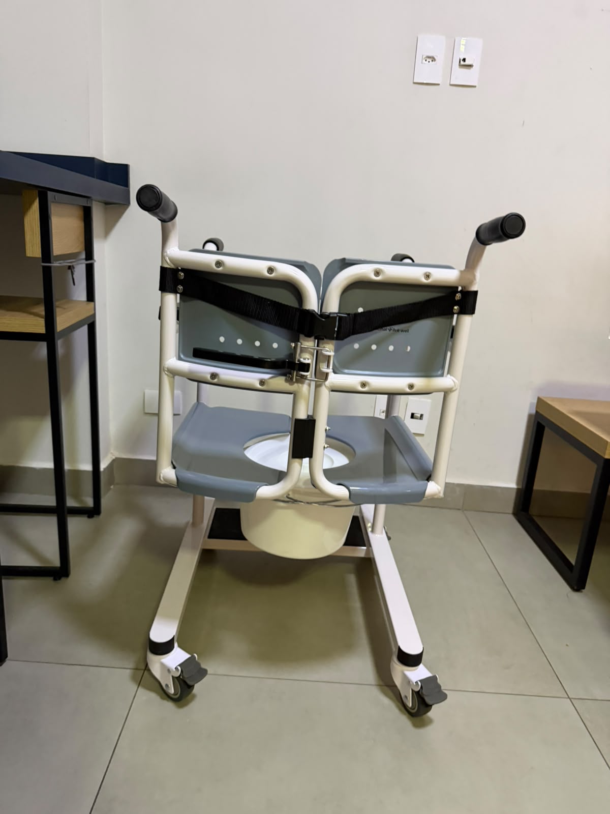 Cadeira de Transferencia Hidraulica Medicinal Live 3030 - Outlet