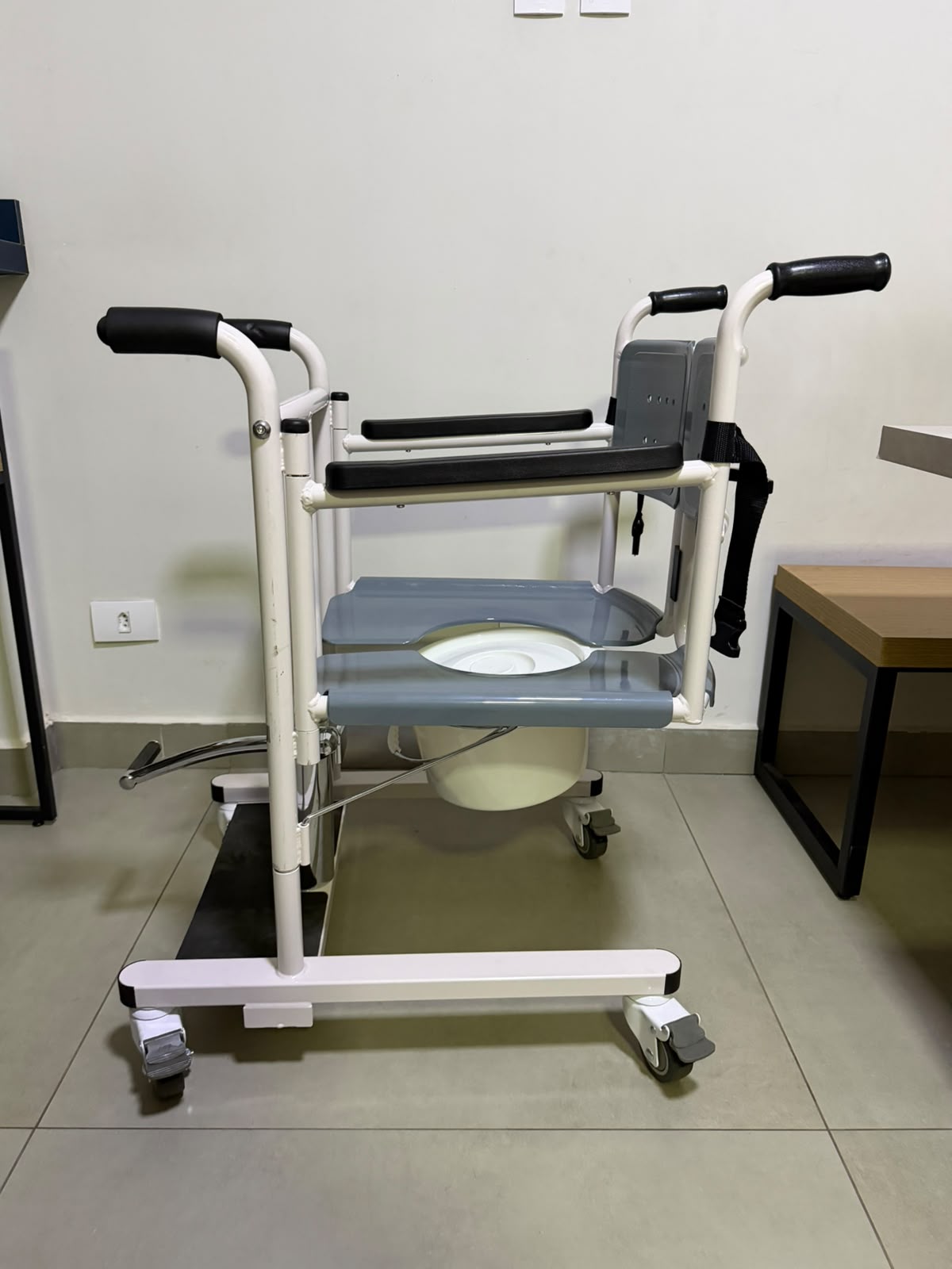 Cadeira de Transferência para Acamados até 130kg Live Well - OUTLET