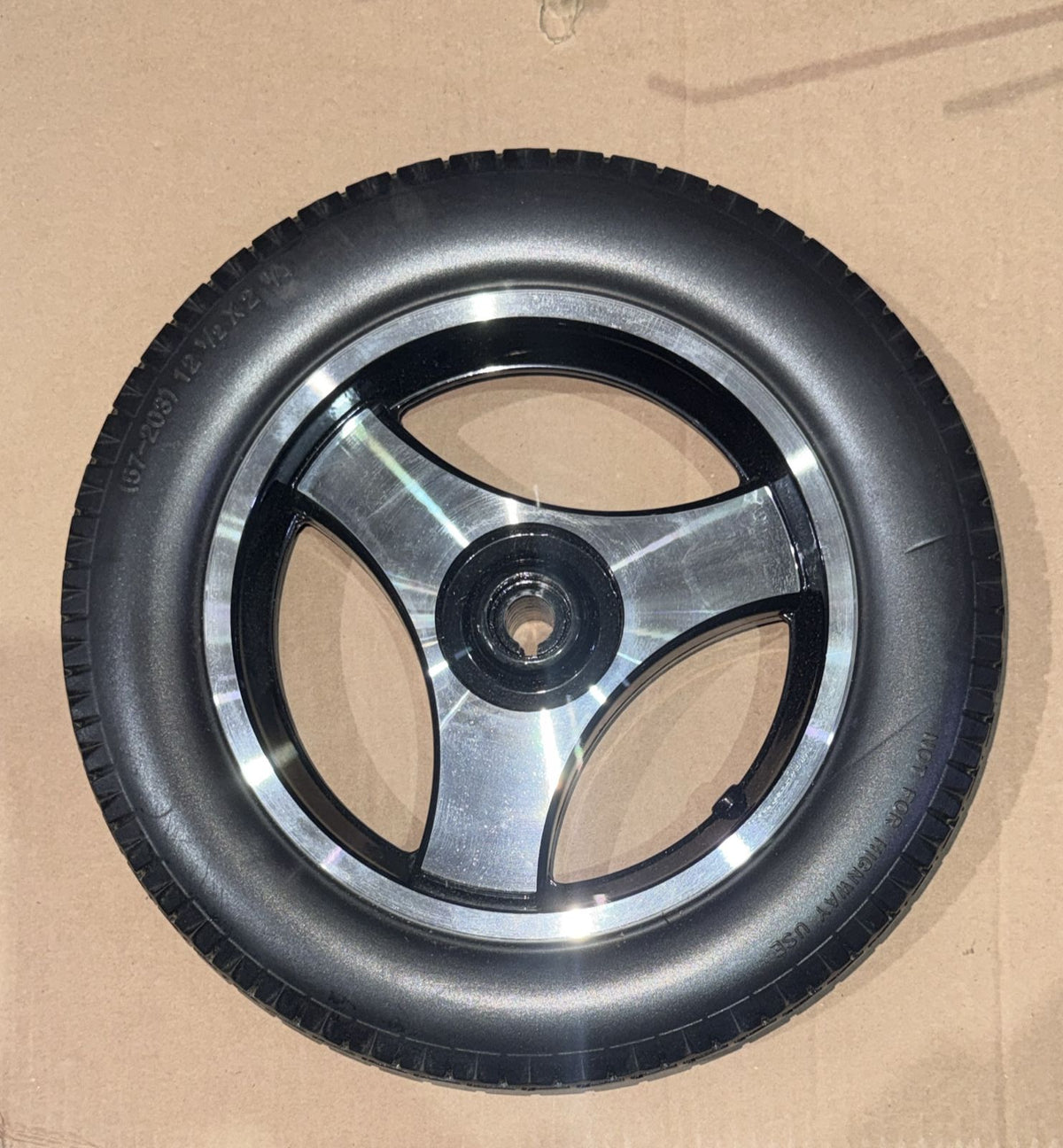 (D800) Roda Traseira Cadeira de Rodas Motorizada D800 - Dellamed