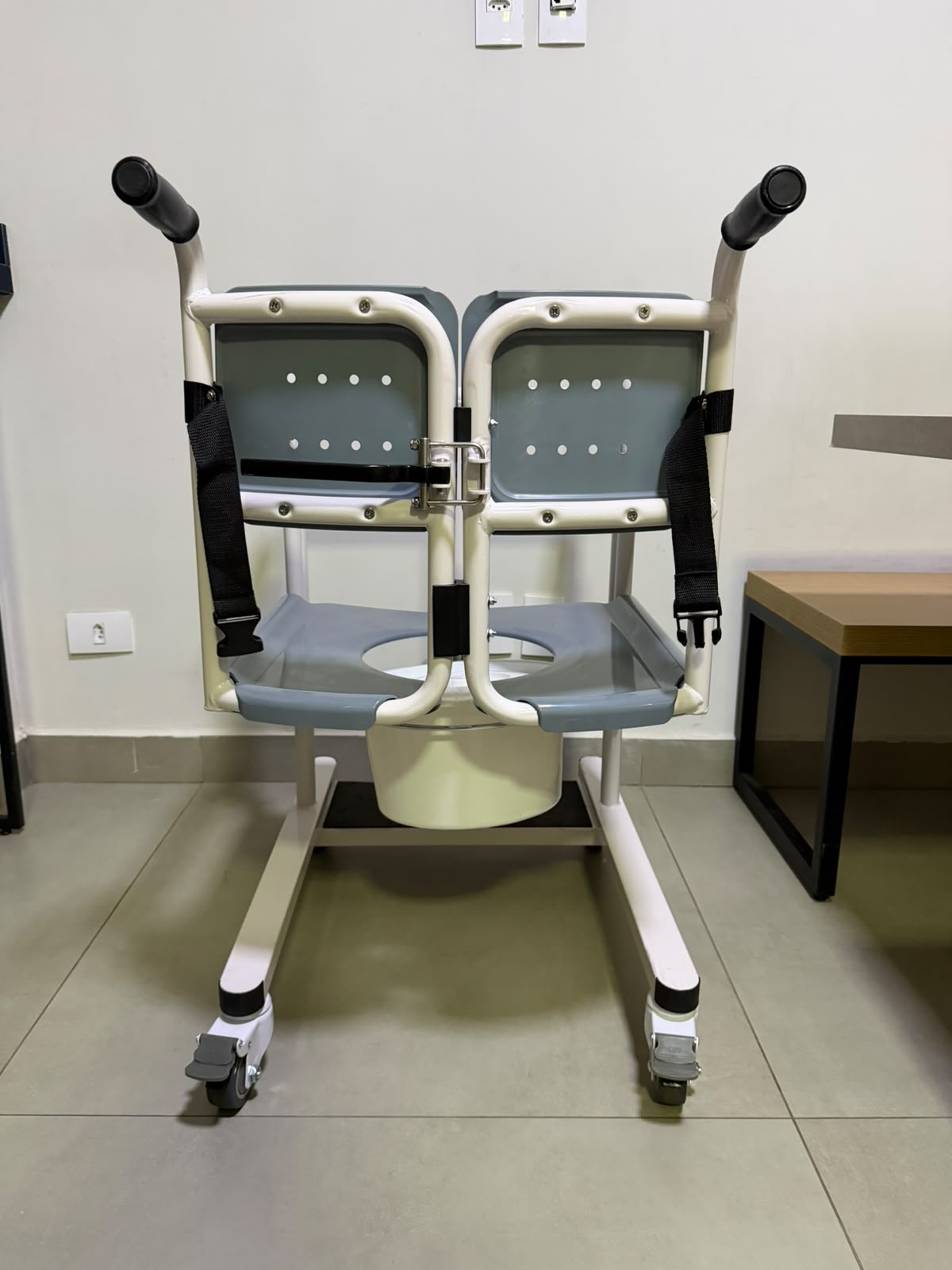 Cadeira de Transferência para Acamados até 130kg Live Well - OUTLET
