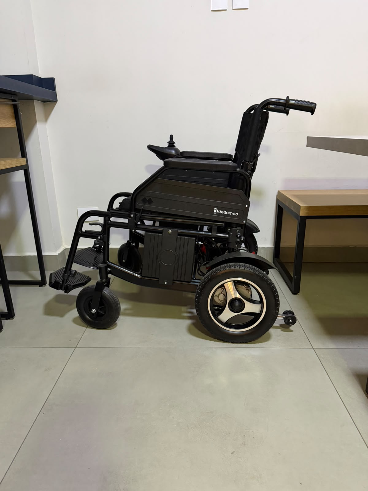 Cadeira de Rodas Motorizada D800 (120 kg) - OUTLET