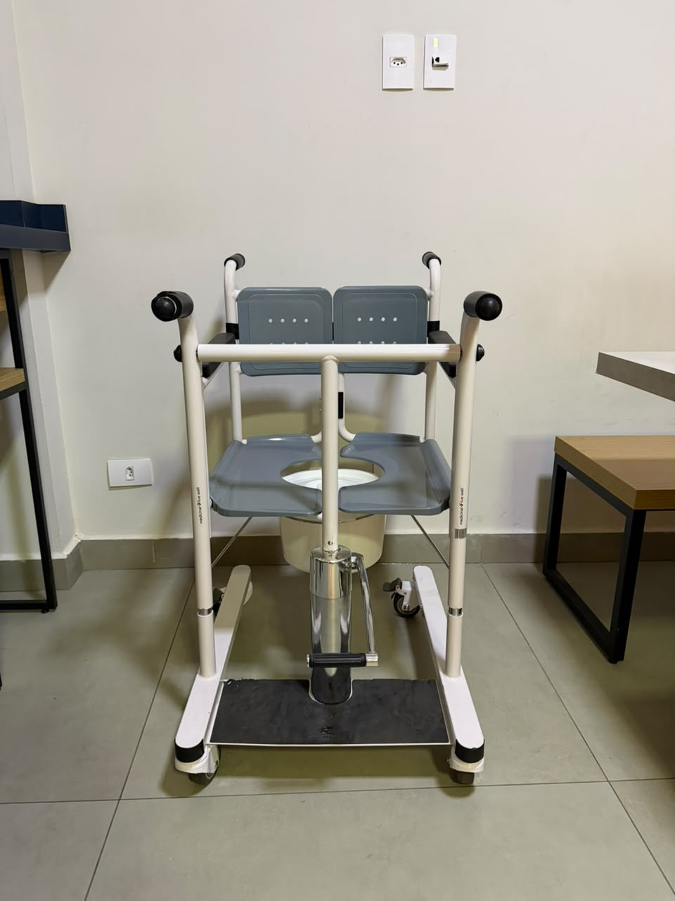 Cadeira de Transferência Hidraulica Mobil - OUTLET