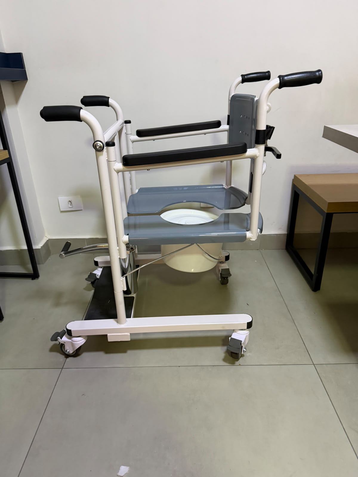 Cadeira de Transferência para Acamados até 130kg Live Well - OUTLET