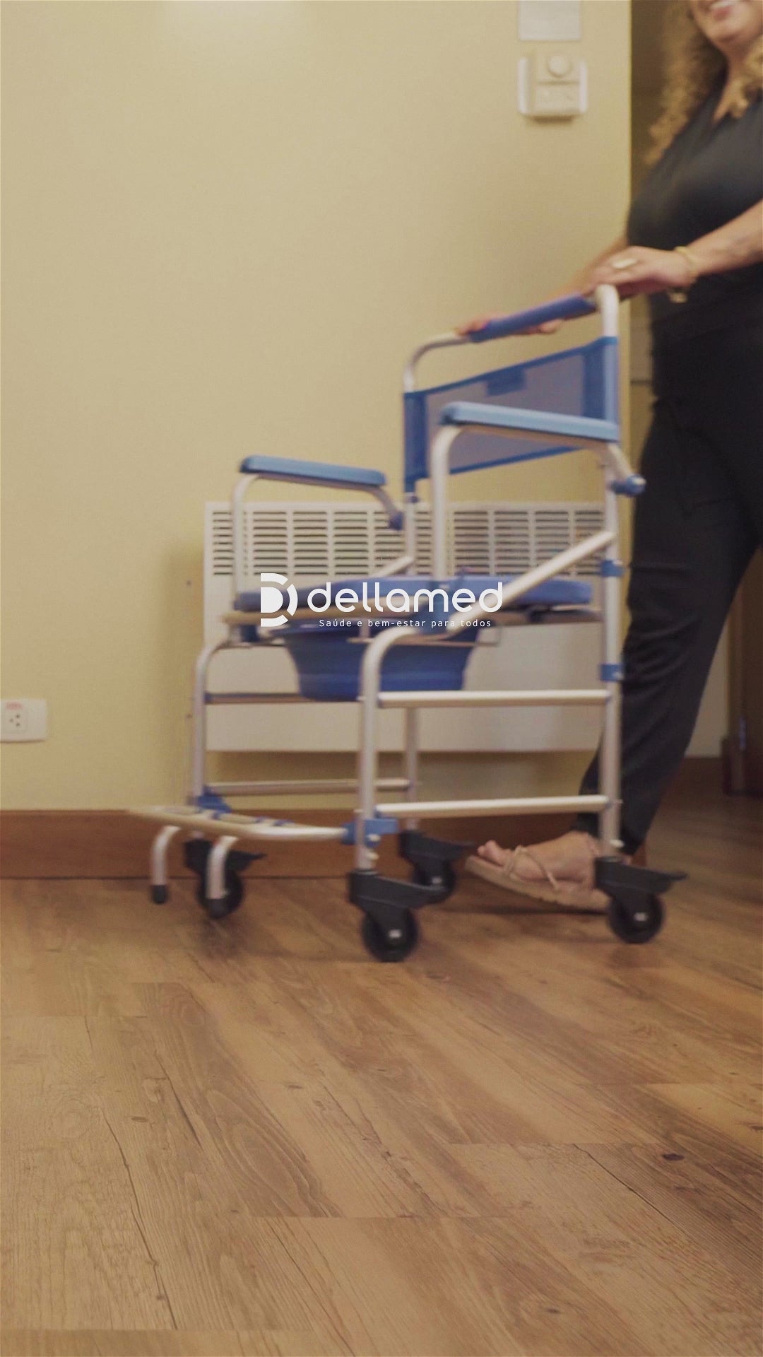 Cadeira de Banho D55 Ultraleve Alumínio 40cm - Dellamed