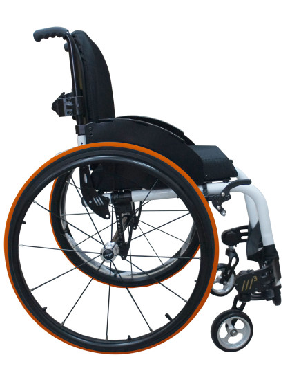 Cadeira de Rodas Monobloco M3 Premium 42cm Branco Roda Sentinell Preta Pneu Laranja Ortobras