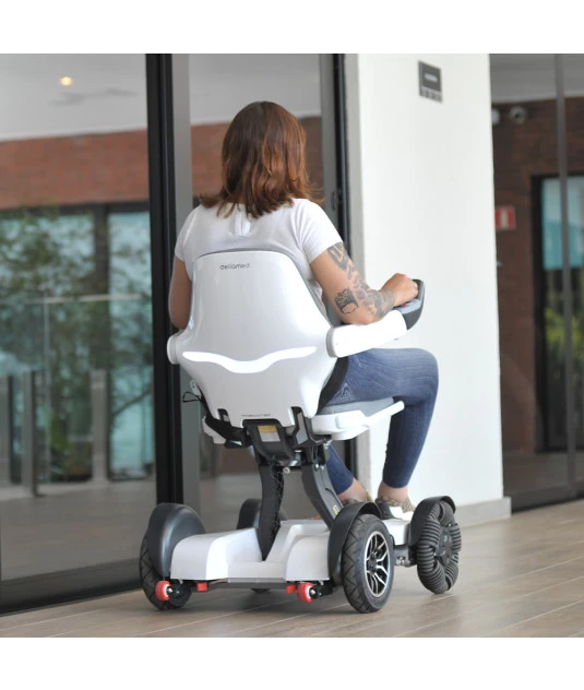 Cadeira de Rodas Motorizada Dobrável até 120 Kg Spacemed Dellamed