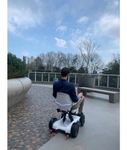 Cadeira de Rodas Motorizada Dobrável até 120 Kg Spacemed Dellamed