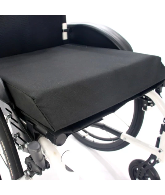 Cadeira de Rodas Dobrável Sófia 43cm Praxis