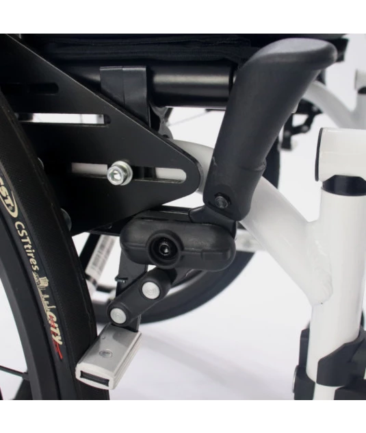 Cadeira de Rodas Dobrável Sófia 43cm Praxis