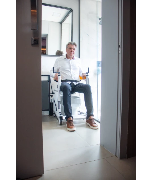 Cadeira de Transferência Multifuncional até 120kg MED 3040 - 4 em 1 com Elevação Manual e Assento Regulável 