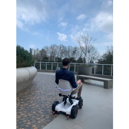 Cadeira de Rodas Motorizada Dobrável até 120 Kg Spacemed Dellamed